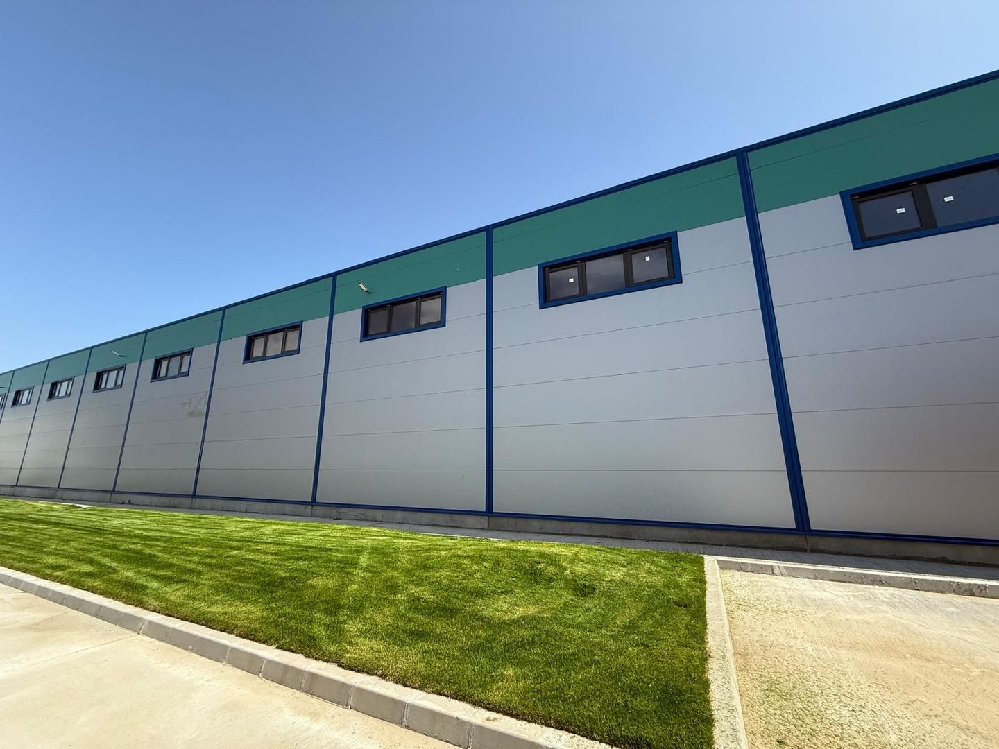 Ansamblu industrial format din 9 hale de vânzare – Popești-Leordeni - Poză 3