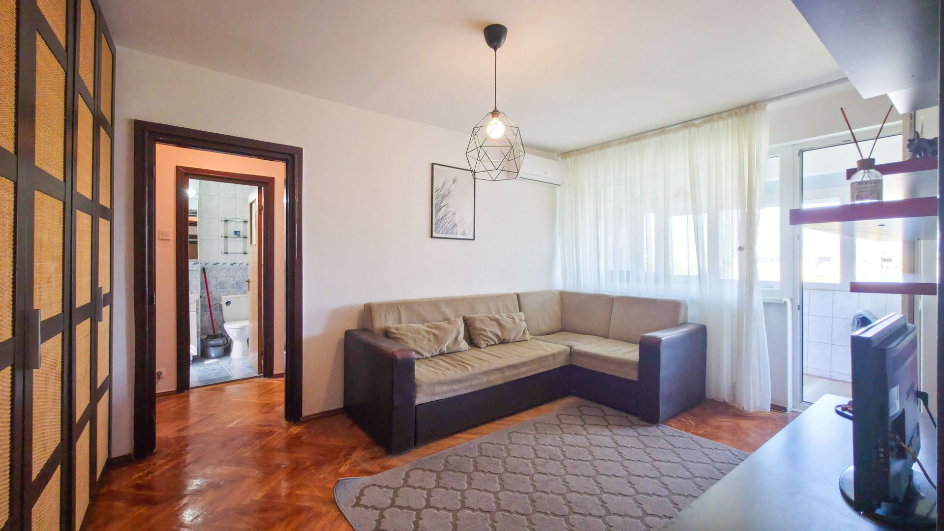 2 camere | Piata Gorjului | metrou | bloc reabilitat | 0% COMISION - Poză 1