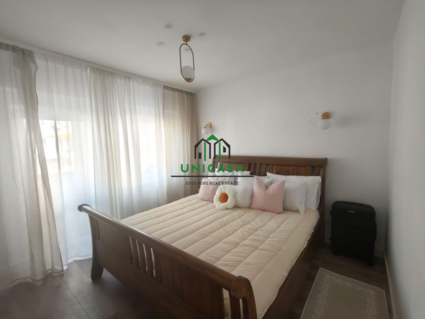 Apartament 4 camere /etaj 1 / Ostroveni - Poză 3