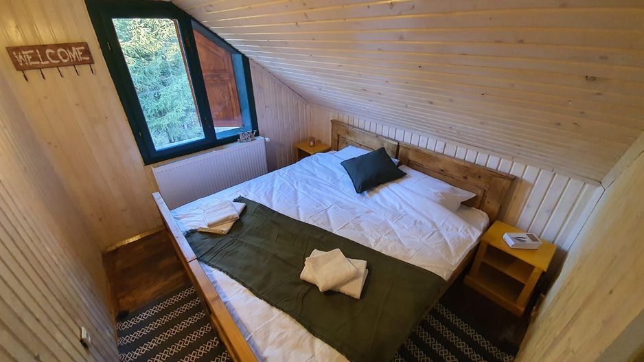 Cabană de vânzare-complet utilată, ideală pentru regim hotelier. - Poză 14