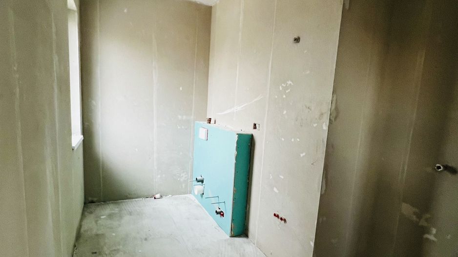 Duplex nou cu 5 camere despartit prin garaj - Dumbravita - Poză 12