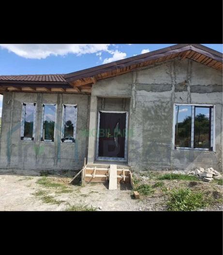 Casă de vânzare în Schitu Duca – 210 mp construiți, teren 1.160 mp, 4+ camere - Poză 2