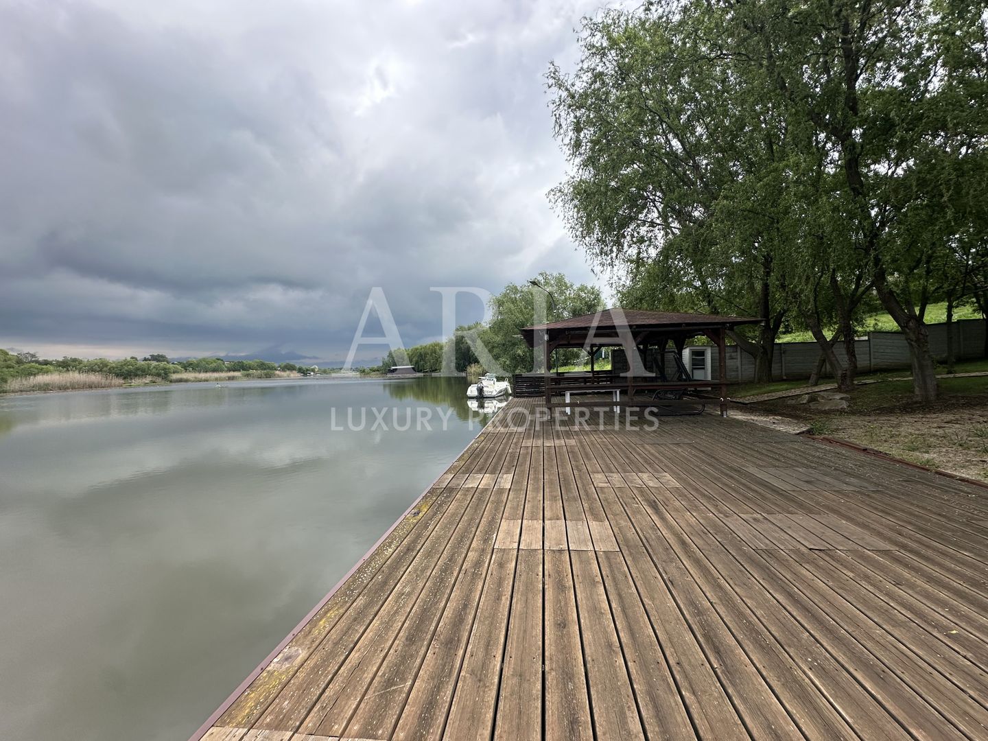 SNAGOV VILA | 36m DESCHIDERE LA LAC | PONTON 250mp | JACUZZI | SPA | BOWLING - Poză 11