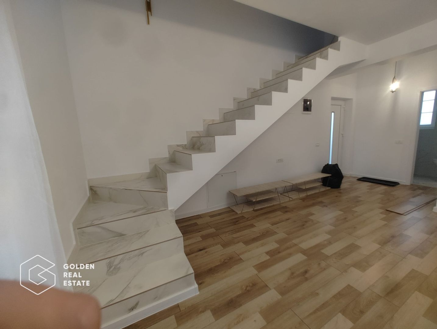 Jumatate de duplex in Sanandrei, Confort și Spatiu, Ideal pentru Familie - Poză 5