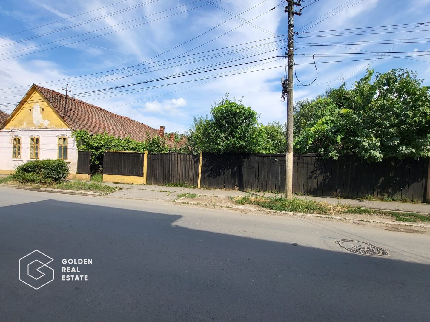 Casa cu teren de 1807 mp, Oras Lipova - Poză 1