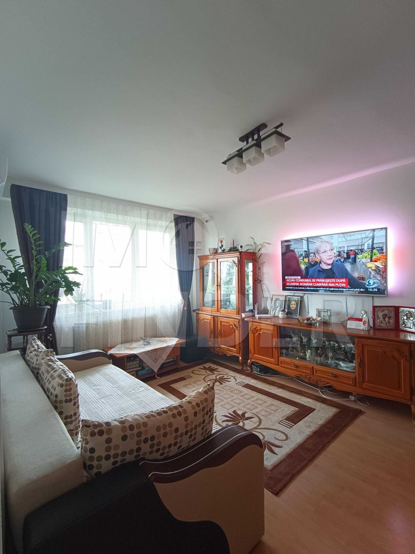 Apartament semidecomandat | 43 mp | Etaj 5 | Balcon închis | Mobilat complet - Poză 2