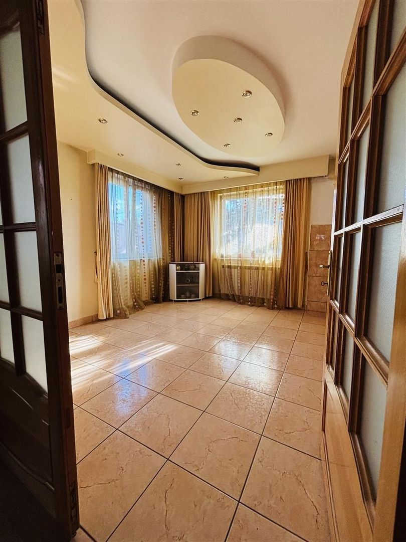 VILA CU 14 CAMERE SI 3405 MP TEREN IN SANMARTIN - Poză 13