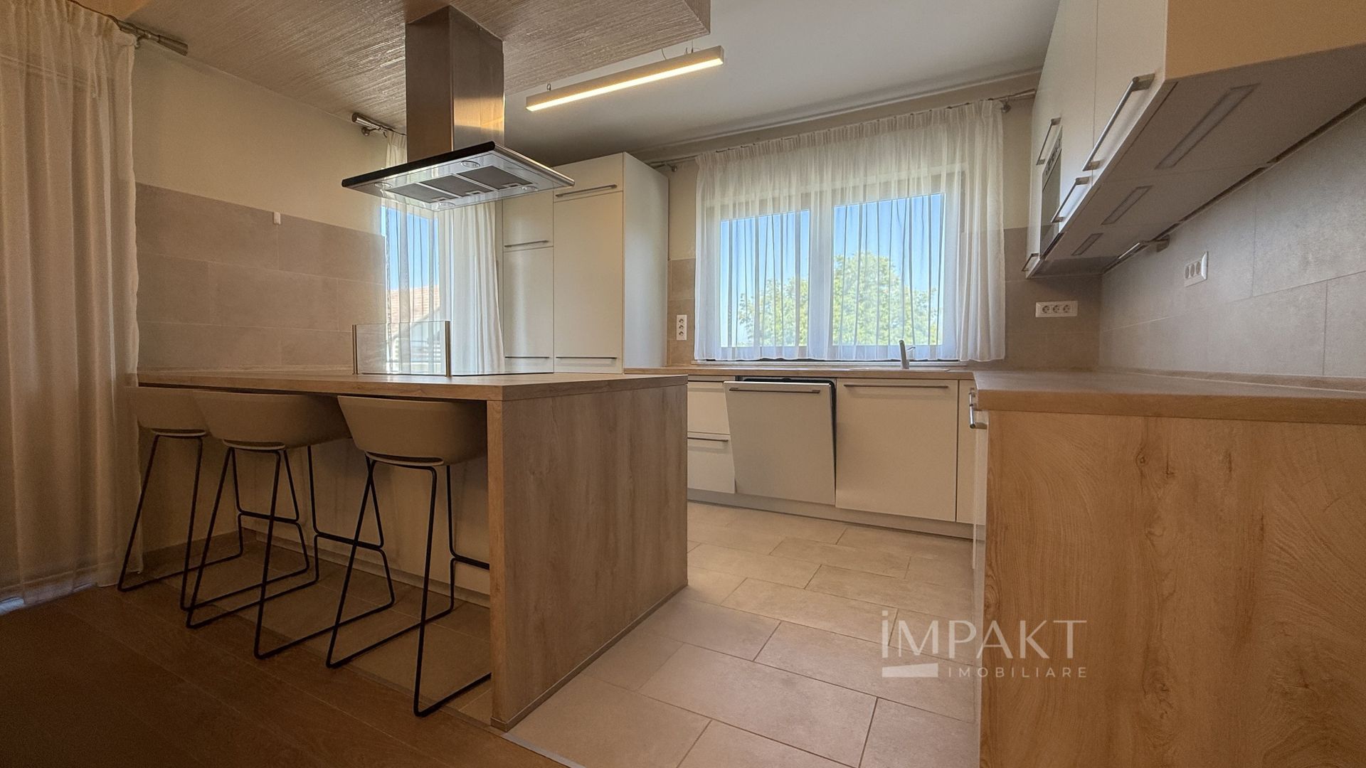Apartament 4 camere, finisat Lux, in cartierul Gruia! - Poză 3