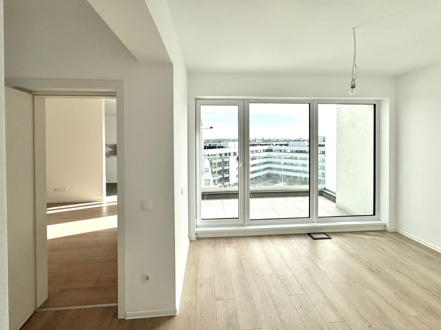 Apartament 3 camere Zona Mall Colosseum-Lacul Străulești - Poză 2