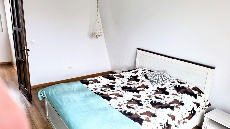 INVESTITIE Vila moderna + vila la rosu, teren 1480 padure - Poză 22