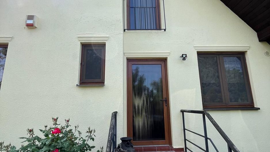 Casă elegantă, spațioasă, ideală pentru familie – Sanmihaiu Roman - Poză 8