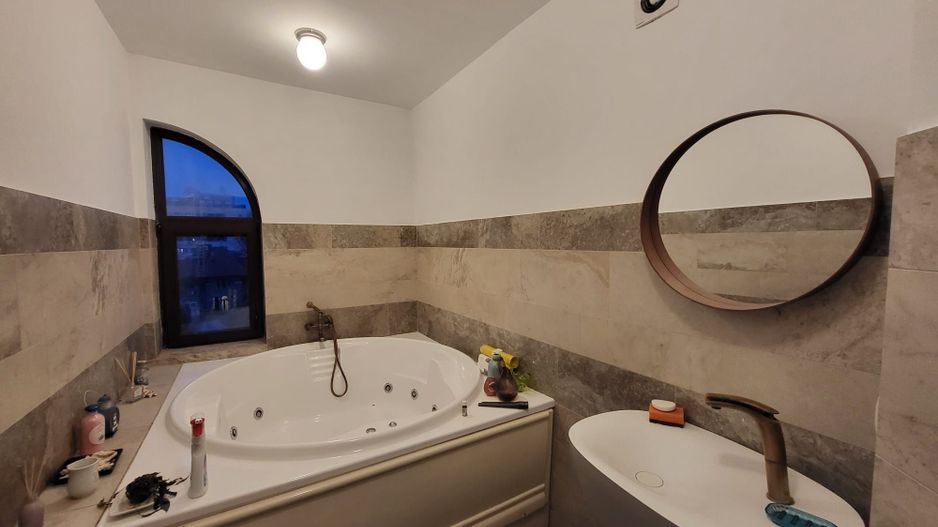 De inchiriat Apartament 5 camere - Poză 7