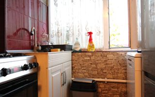 Zona Lipovei, 3 camere, centrala proprie. - Poză 9