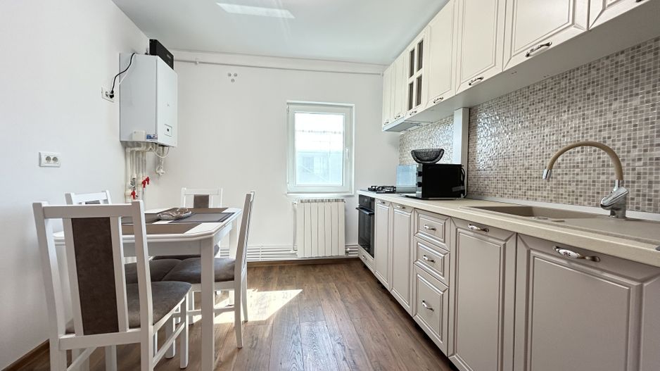 Apartament 3 camere amenajat modern centrala termica Galeriile Soveja - Poză 1