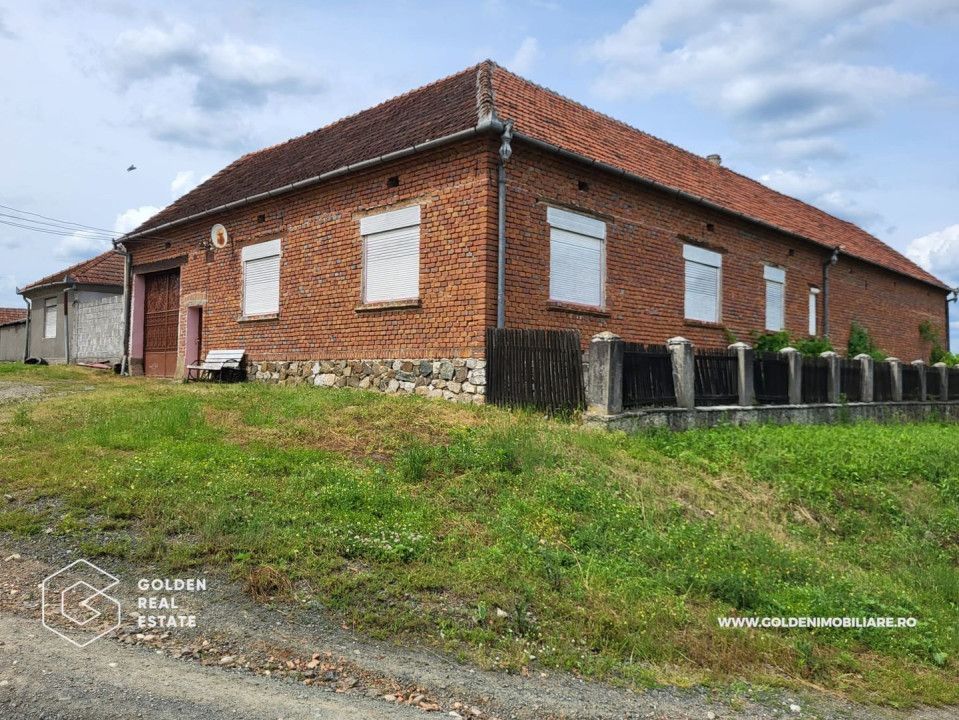 Casa mare, 3 corpuri de cladire, sat Lalasint - Poză 1