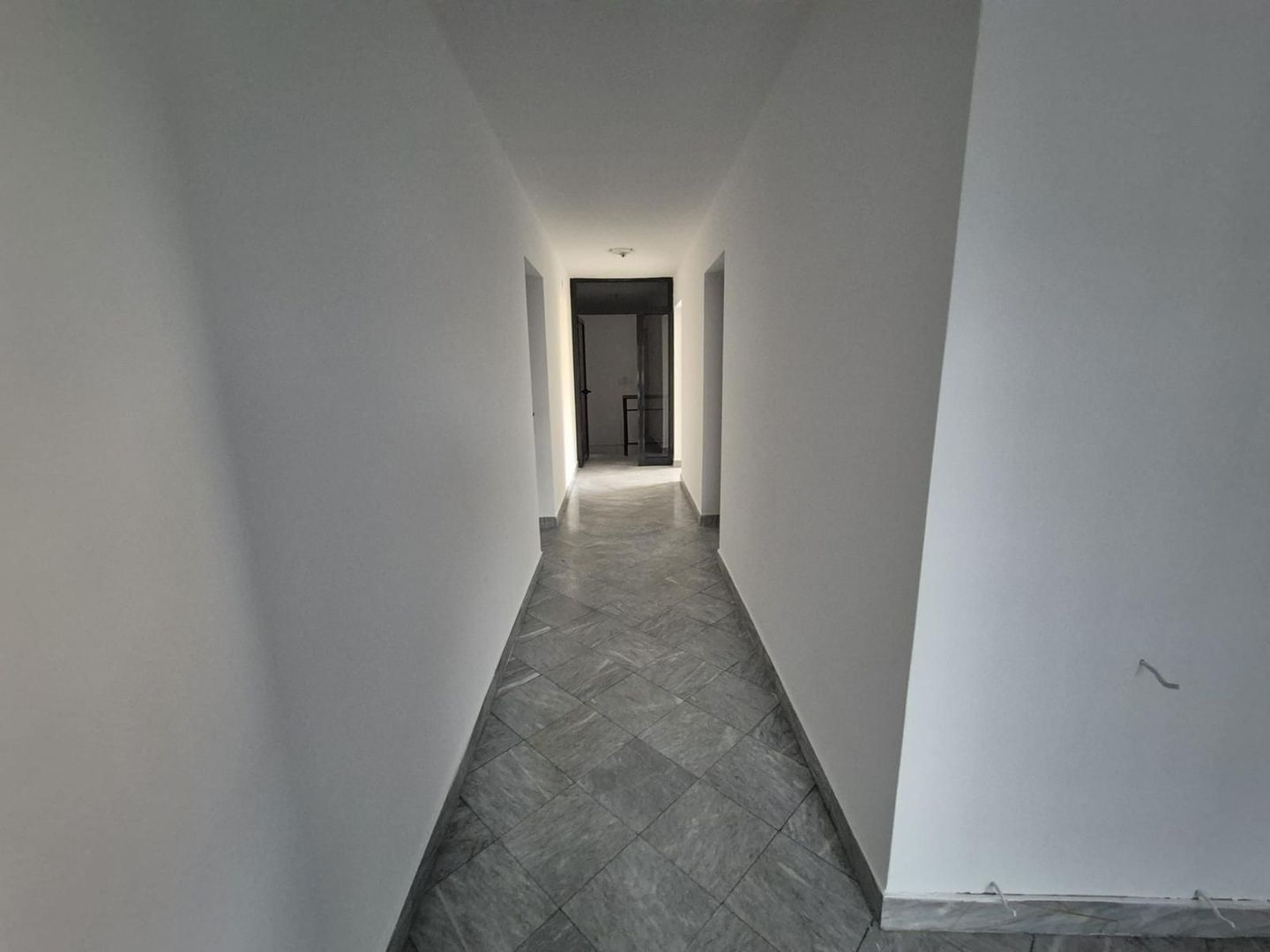 Oportunitate investitie - Vila renovata cu chiras in zona Bucurestii Noi - Poză 9