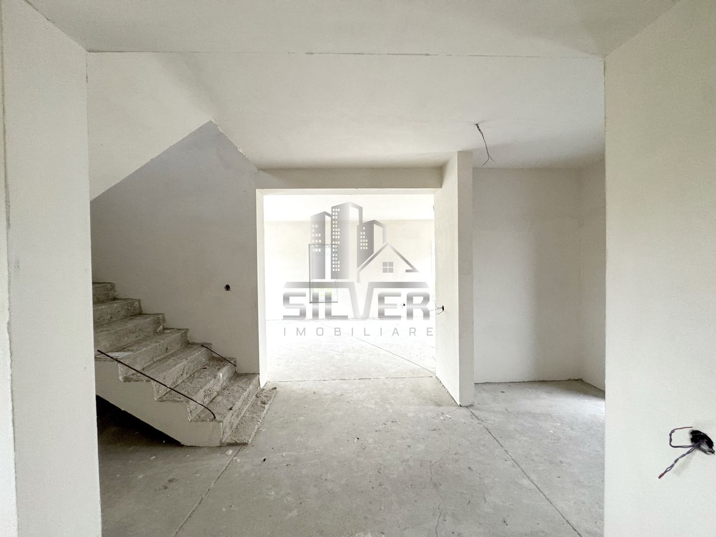 Casa individuala cu teren de 500 mp in zona accesibila. - Poză 11