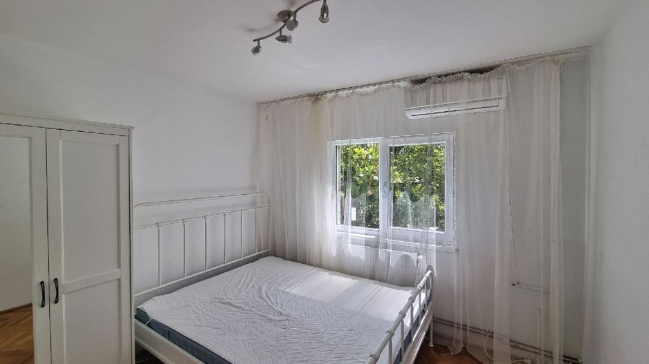 Girocului, et.3, 3 camere, 2 băi, centrală termică proprie - Poză 1
