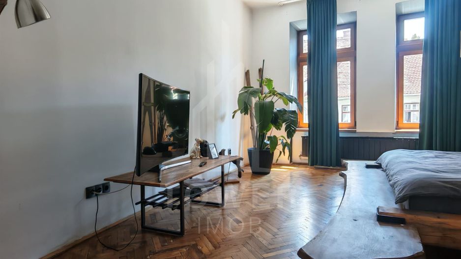 Apartament in centru istoric . - Poză 4