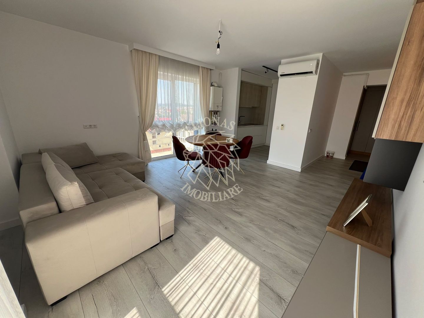 Apartament Nou 2 camere 62 mp-balcon-parcare-etaj 3- Calea Moldovei - Poză 2