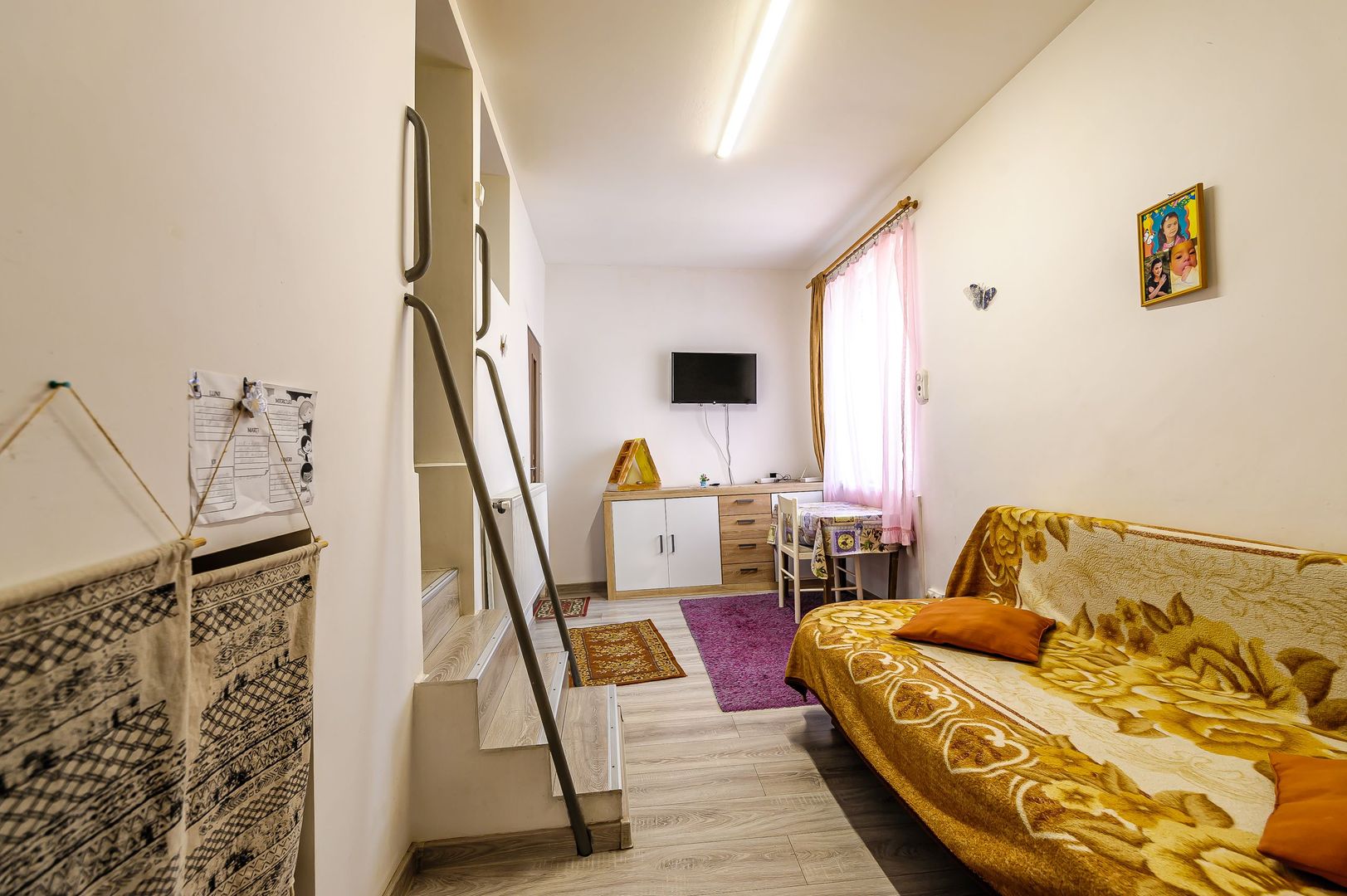 Apartament cochet cu 2 camere în centrul Aradului. - Poză 3