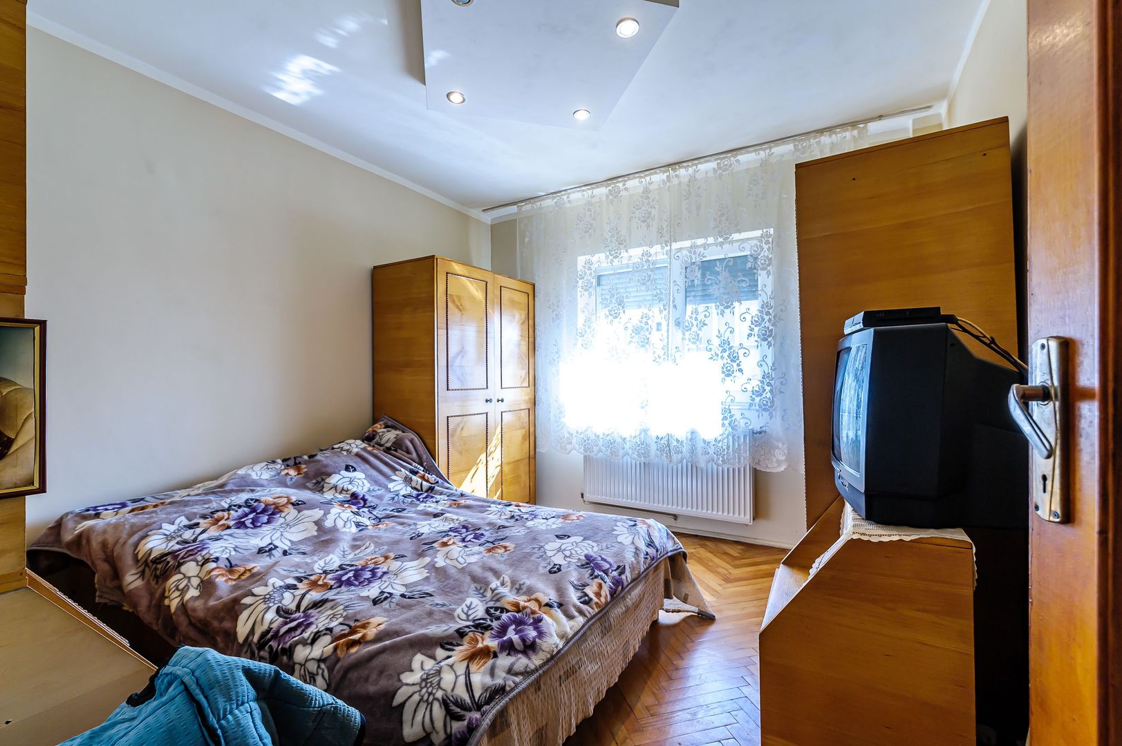 Apartament cu 3 camere la bloc - Poză 2