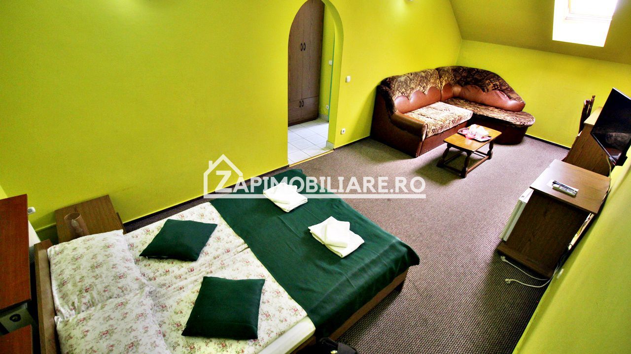 Pensiune aproape de centru,10 camere,13 băi,1 restaurant - Poză 14