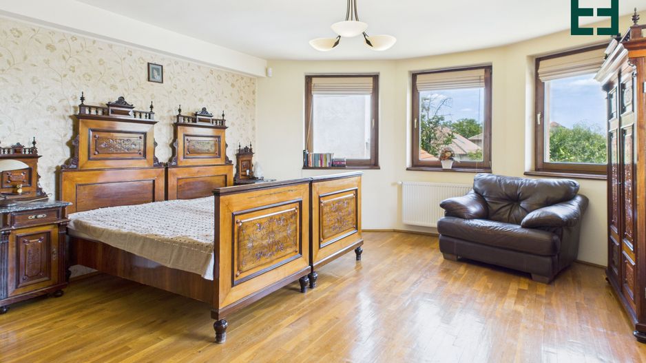 Vilă cu 6 camere - Zona Subcetate - Arad - Poză 19