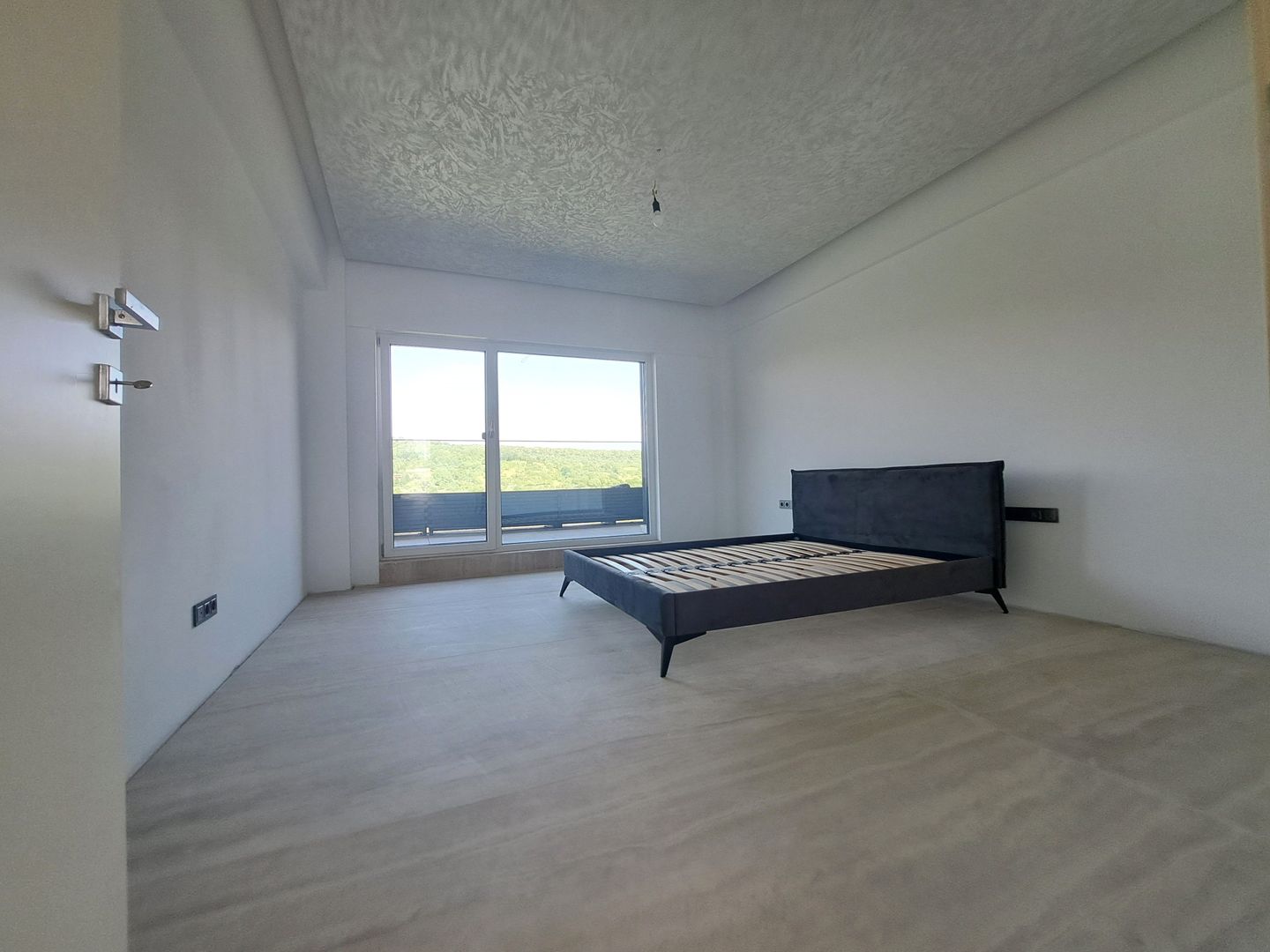 Casa cu piscina interioara si priveliste catre Cetatea Cisnadioarei - Poză 25