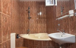 APARTAMENT DE VANZARE! VIS PE BULEVARDUL CASTANILOR! - Poză 8