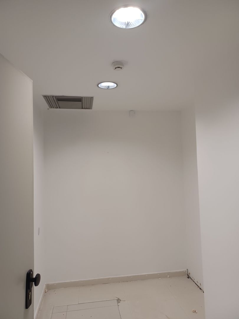 Spațiu birouri, Decebal Oradea. 2 700 Euro+TVA/lună (neg). Comision 0 - Poză 11