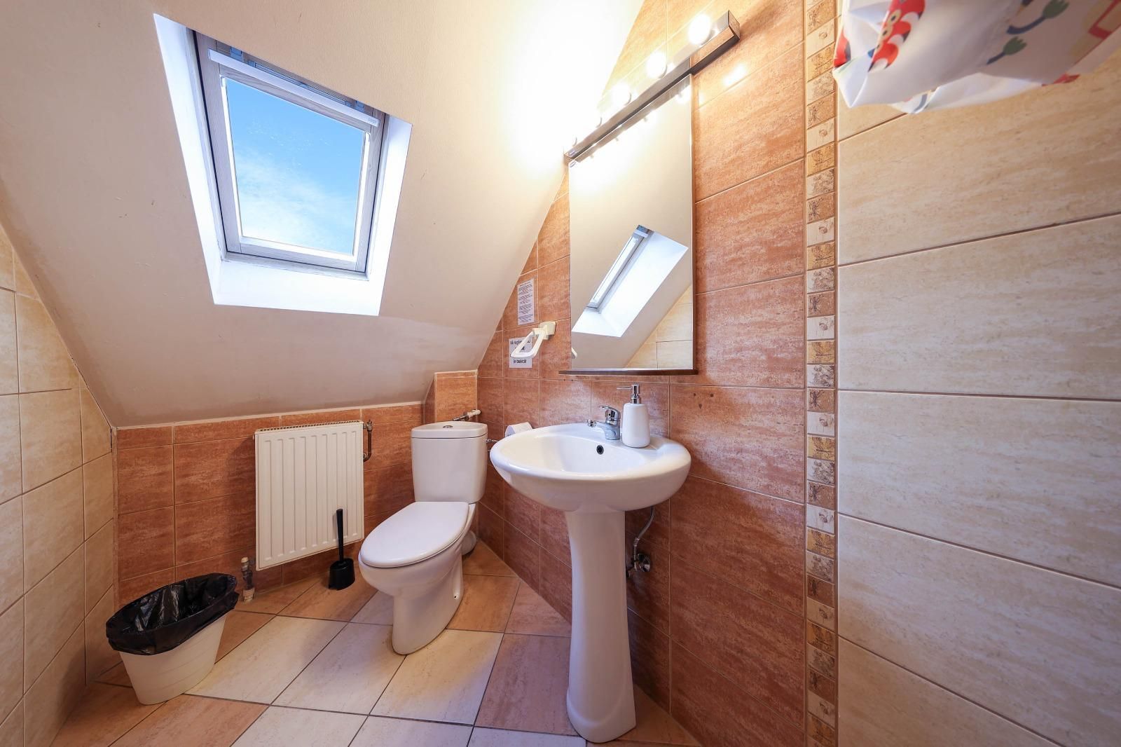 Vilă spațioasă de vânzare în Predeluț, Bran | 2000mp - Poză 17