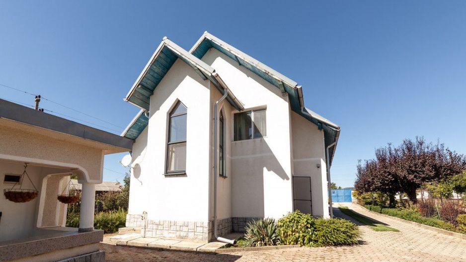 Casa visurilor cu 4000 mp livada roditoare si gradina Darmanesti-Arges - Poză 10