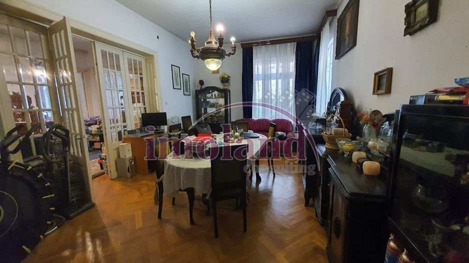 Casa de vanzare 4 camere, curte comuna Ultracentral - Poză 2