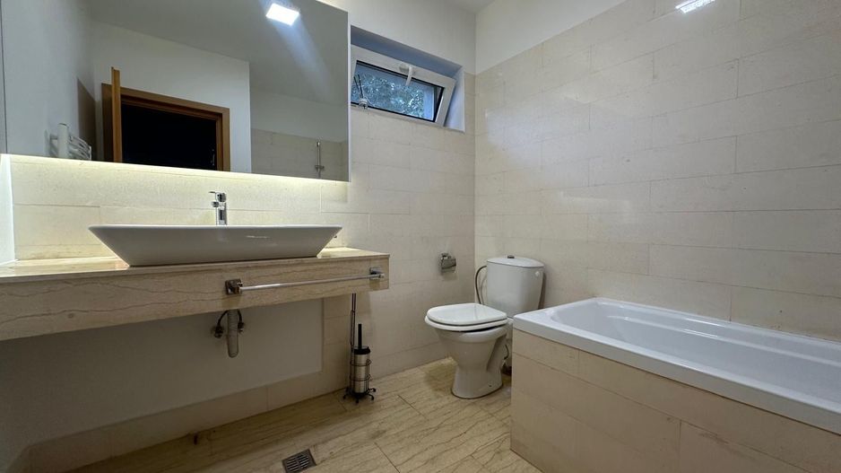 Vila 6 camere || Erou Iancu Nicolae || Garaj - Poză 6