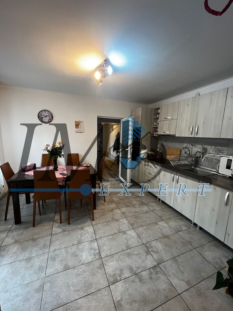 Casa renovata de vânzare in Lancram - Poză 2