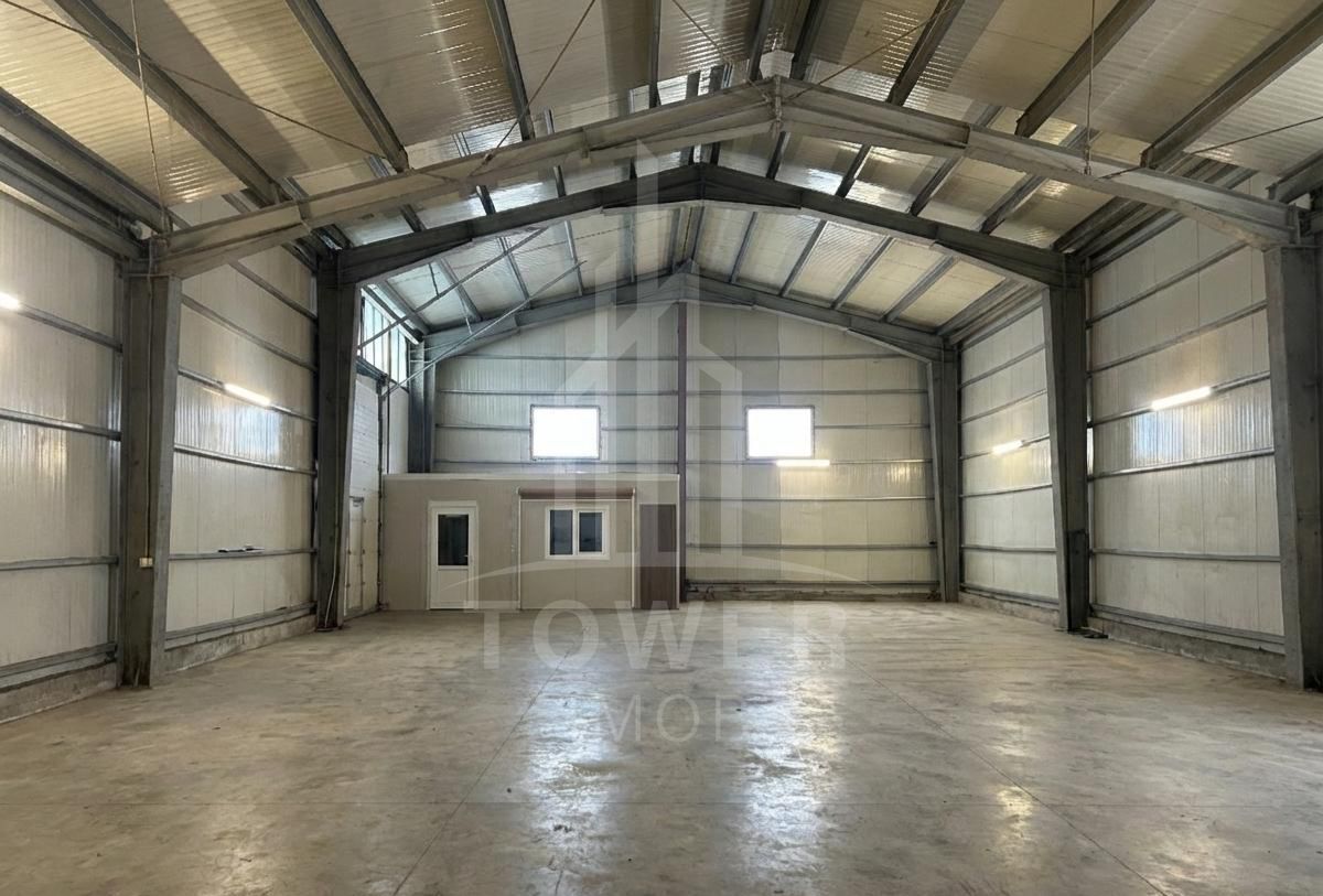 Hală Industrială Modernă 300 mp – Birou, Curent Trifazic și Acces Securizat - Poză 4