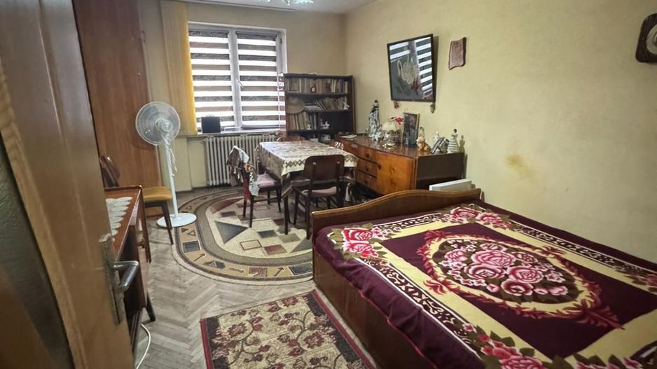 Apartament central 2 camere, parter, garaj inclus - Poză 4