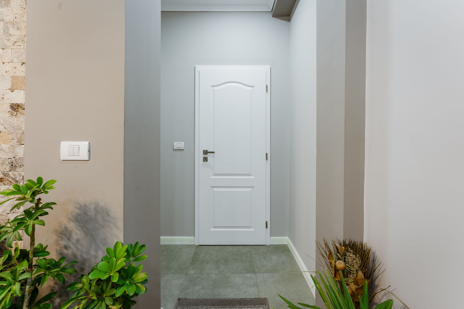 Apartament la curte cu intrare separată - Poză 1