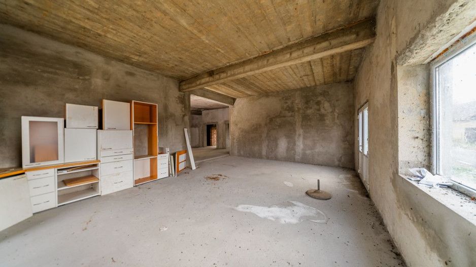 Casa caramida P+M, Vinga, cu potential spatiu comercial - Poză 8