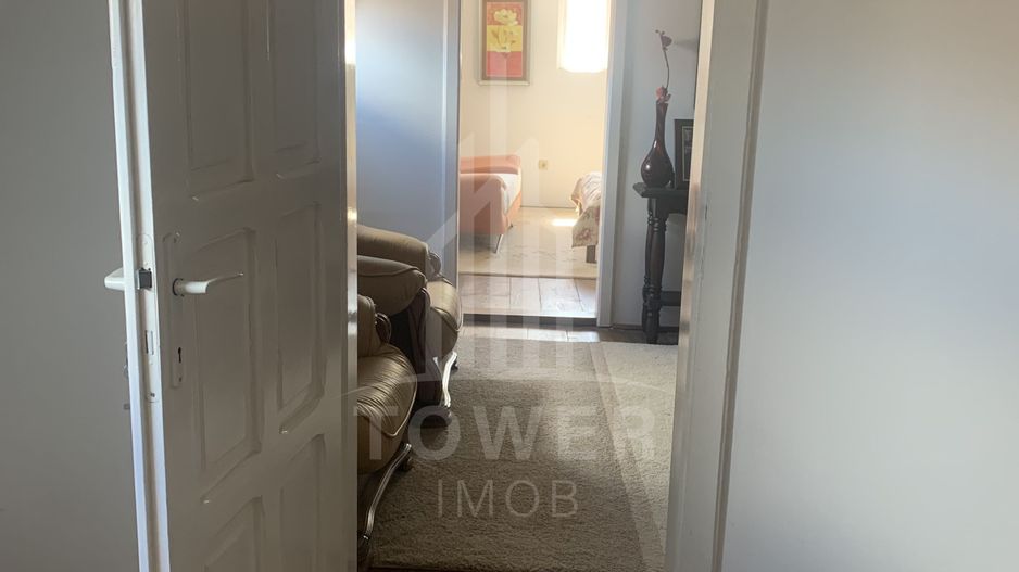 Casă în centrul Cisnădioarei cu 243mp de locuit și teren de 936mp - Poză 4