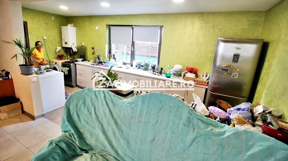 Casa 5 camere,250 mp,660 mp teren, cartier 7 Noiembrie,zona Sudului, - Poză 12