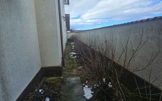 Vilă spațioasă Strejnicu S+P+1E+M, 8 camere, garaj, teren 595 mp - Poză 19