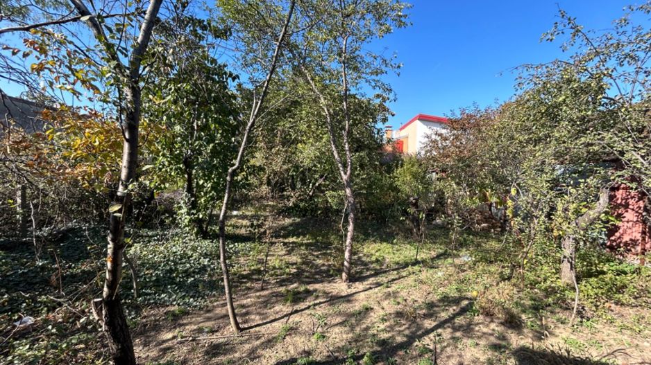 Teren 480 cu casa de 3 camere demolabila ( sau renovabila) sector 1 - Poză 3
