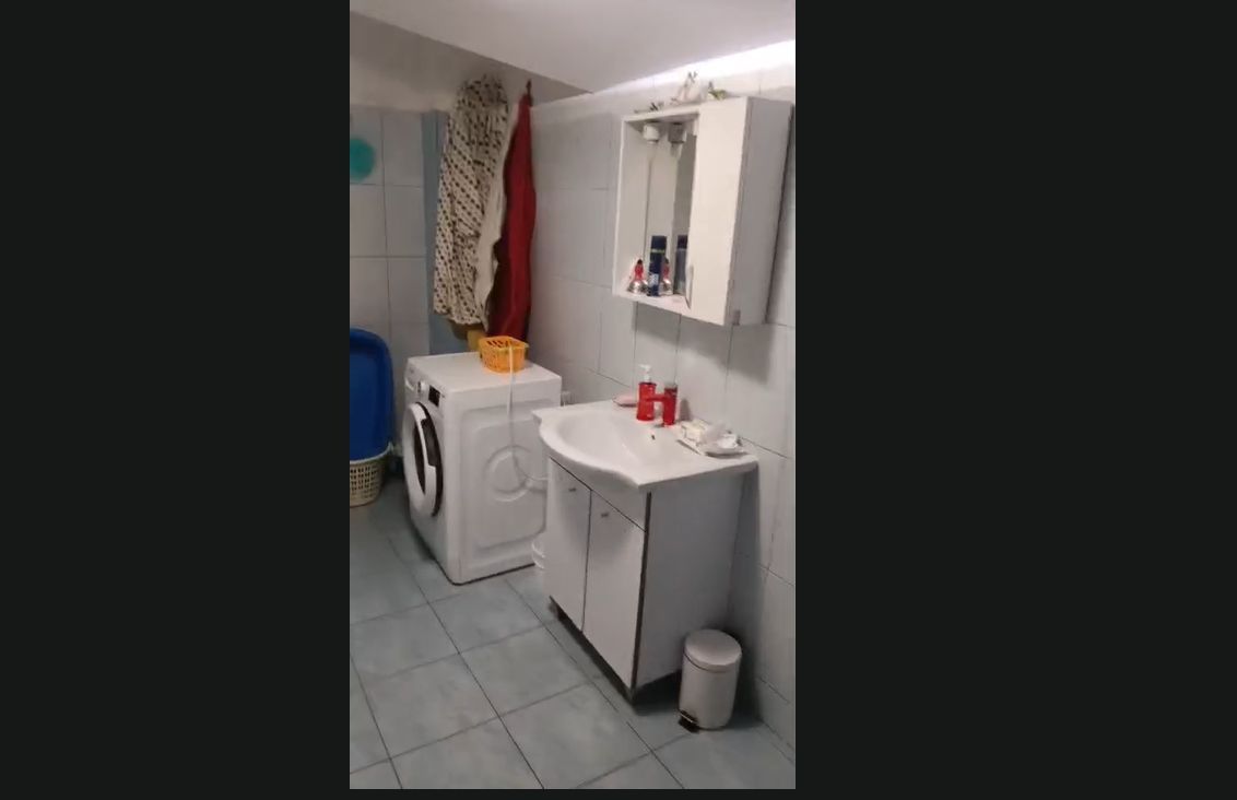 De vanzate - apartament 2 camera ( Mansarda) -zona Centrala - Poză 20