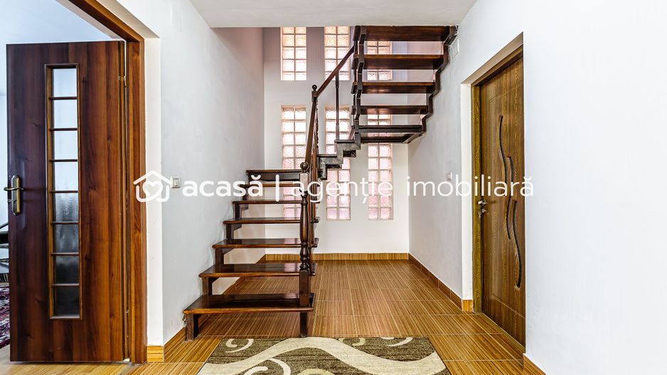 Pret redus Vilă spațioasă la intrare în Zimandcuz - Poză 4