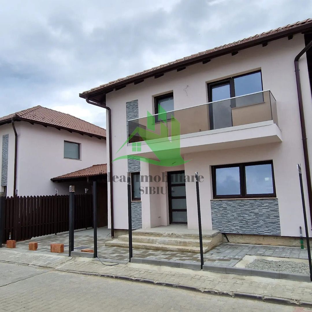 Casa Single cu 4 camere si carport, Zona Brana Selimbar - Poză 2