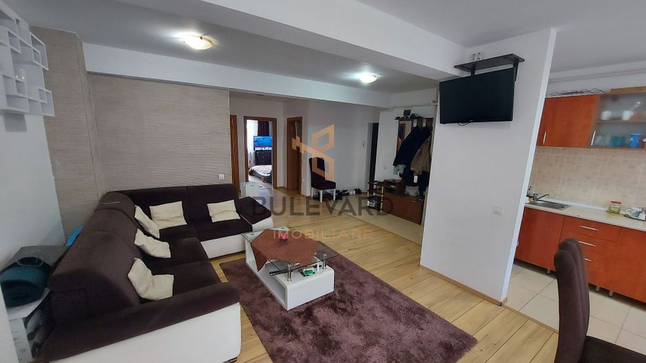Apartament cu 3 camere 73.5 mp,  zona strazii Florilor! - Poză 3