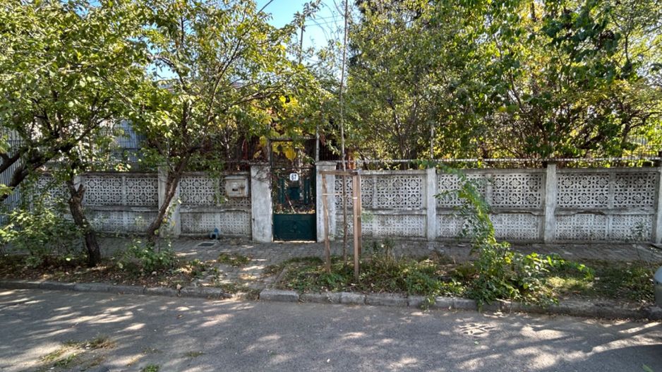 Teren 480 cu casa de 3 camere demolabila ( sau renovabila) sector 1 - Poză 1