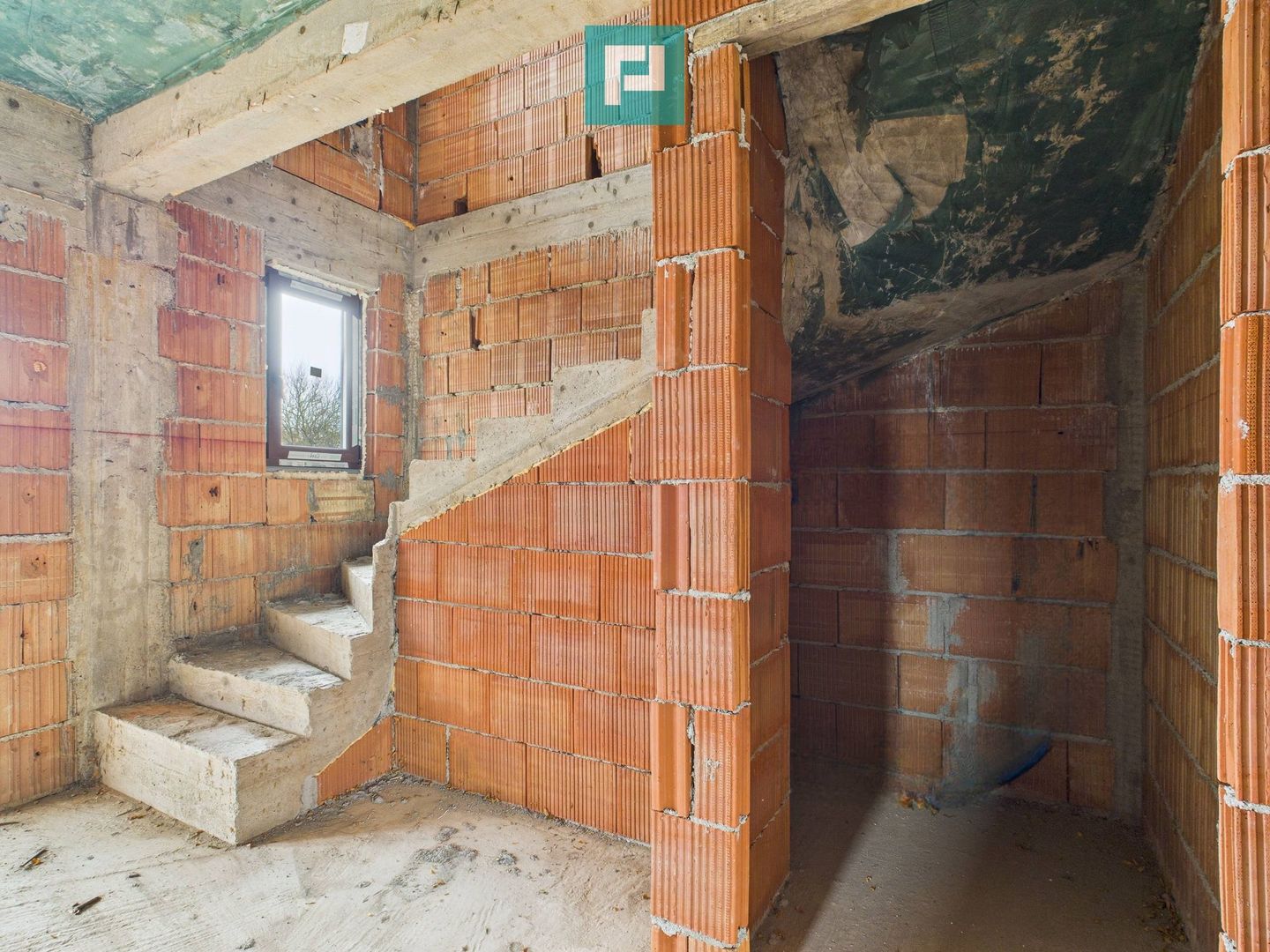 Duplex solid 120 mp, intimitate și calm in Chisoda - Poză 8